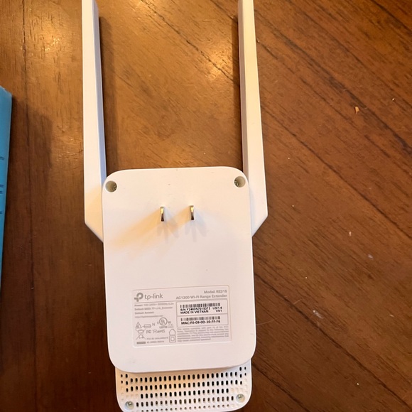 TP-Link White Dual Band Wi-Fi Extender - Picture 2 of 7
